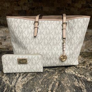Michael Kors Vanilla Jet Set Travel Tote Signature Shoulder Bag
